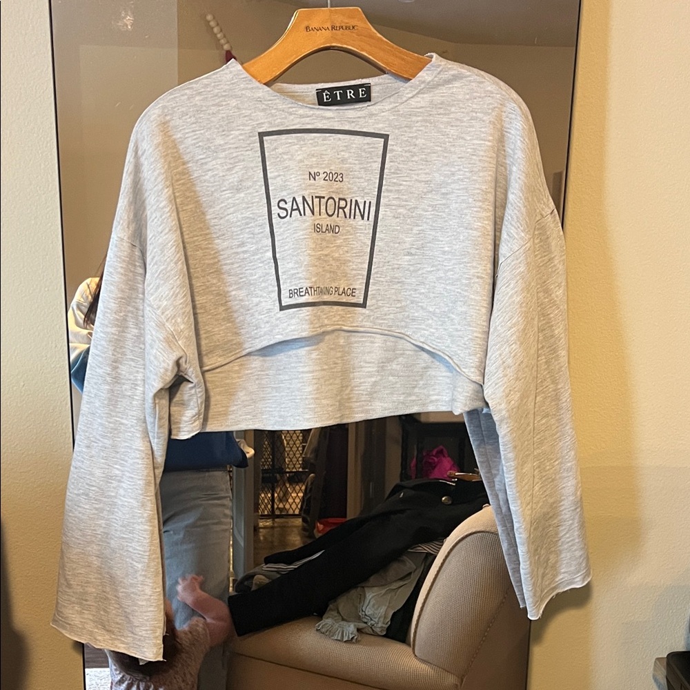 ÊTRE Santorini Island Gray Cropped Sweatshirt